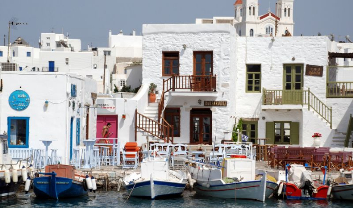  Naoussa, Paros 
